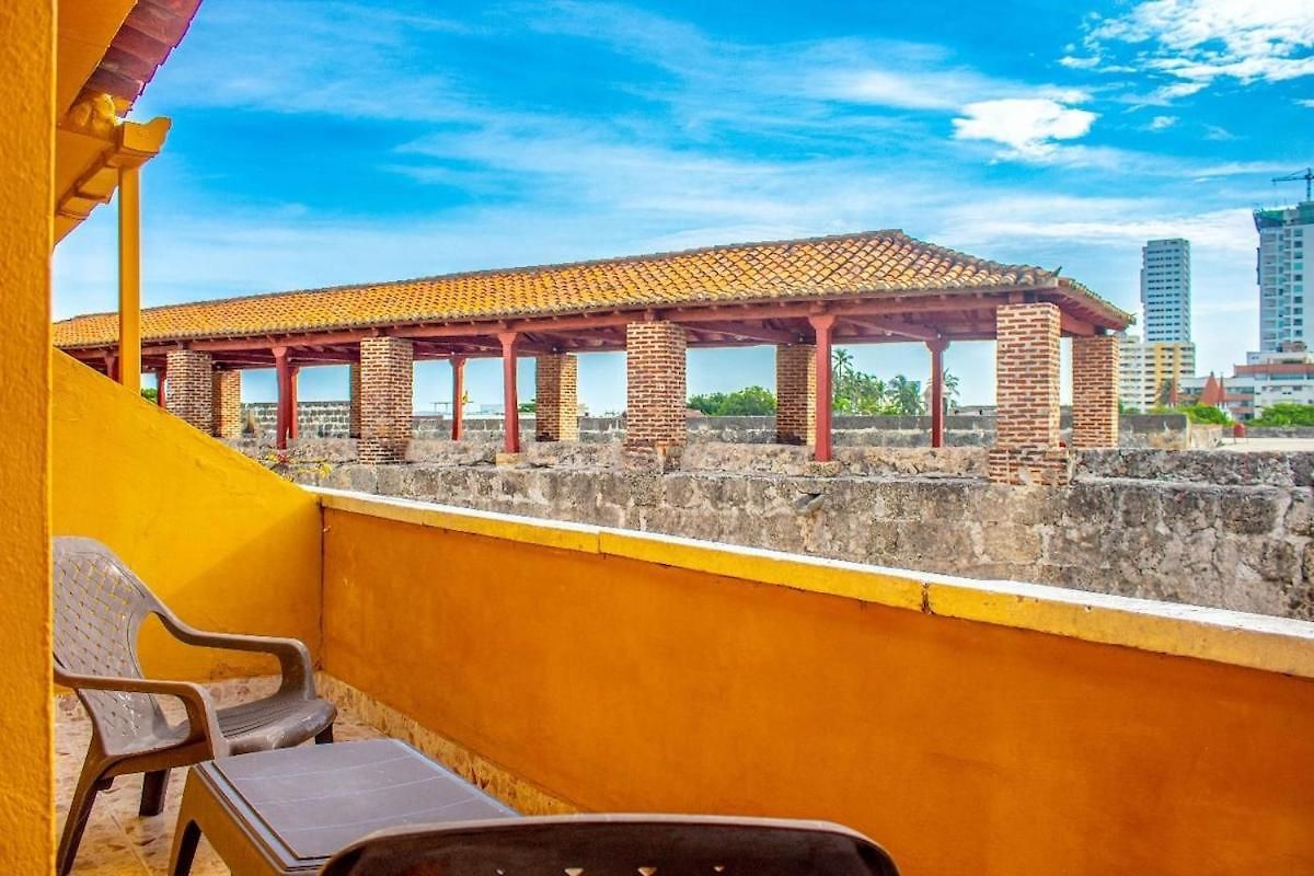 Apartamento En Ciudad Amurallada *